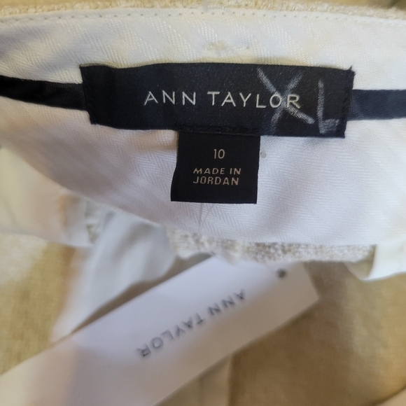 Ann Taylor size 10 cream colored trouser pants. Small stain - Picture 2 of 7